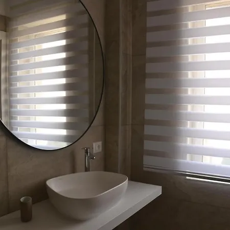 Alojamento de Acomodação e Pequeno-almoço Luna Nuova