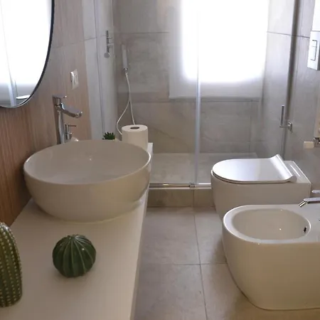 Alojamento de Acomodação e Pequeno-almoço Luna Nuova Nápoles