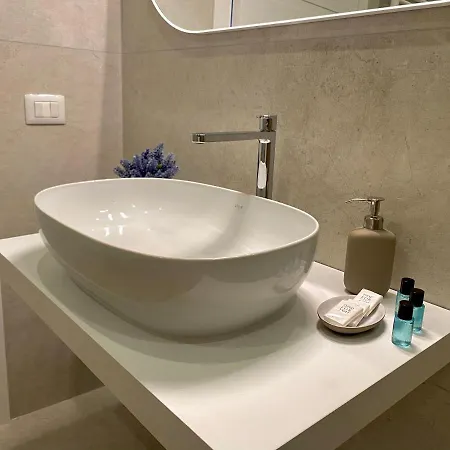 Alojamento de Acomodação e Pequeno-almoço Luna Nuova Nápoles